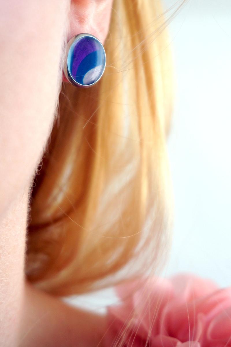 Bo clou bleu violet
