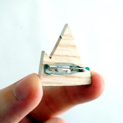 Broche mini montagne dos