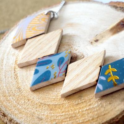 Collier 5 losanges bleu or blanc