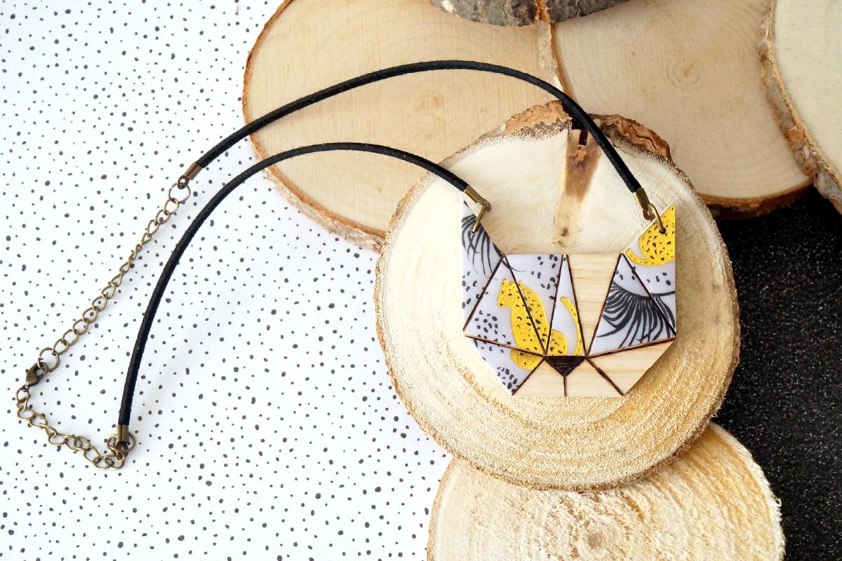 Collier chat blanc noir panthère or