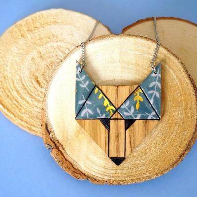 Collier loup gris bleu