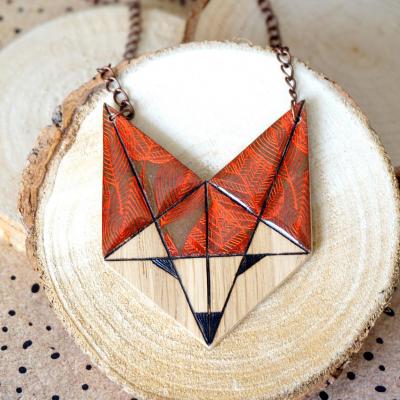 Renard feuilles orange marron dos