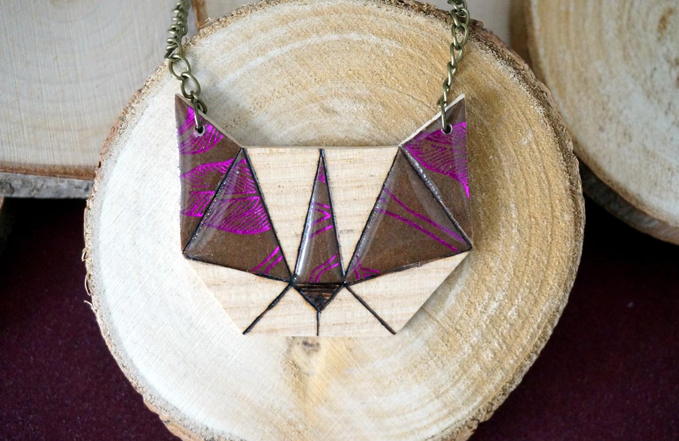 S chat marron violet irise
