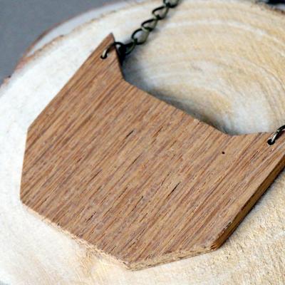 Sautoir chat soleil dos